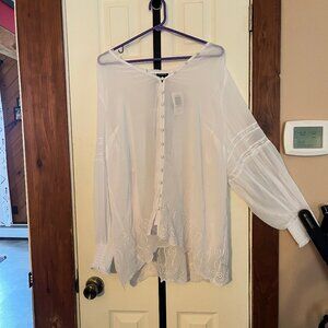 Torrid Size 2 (or 2X) White Lace Blouse